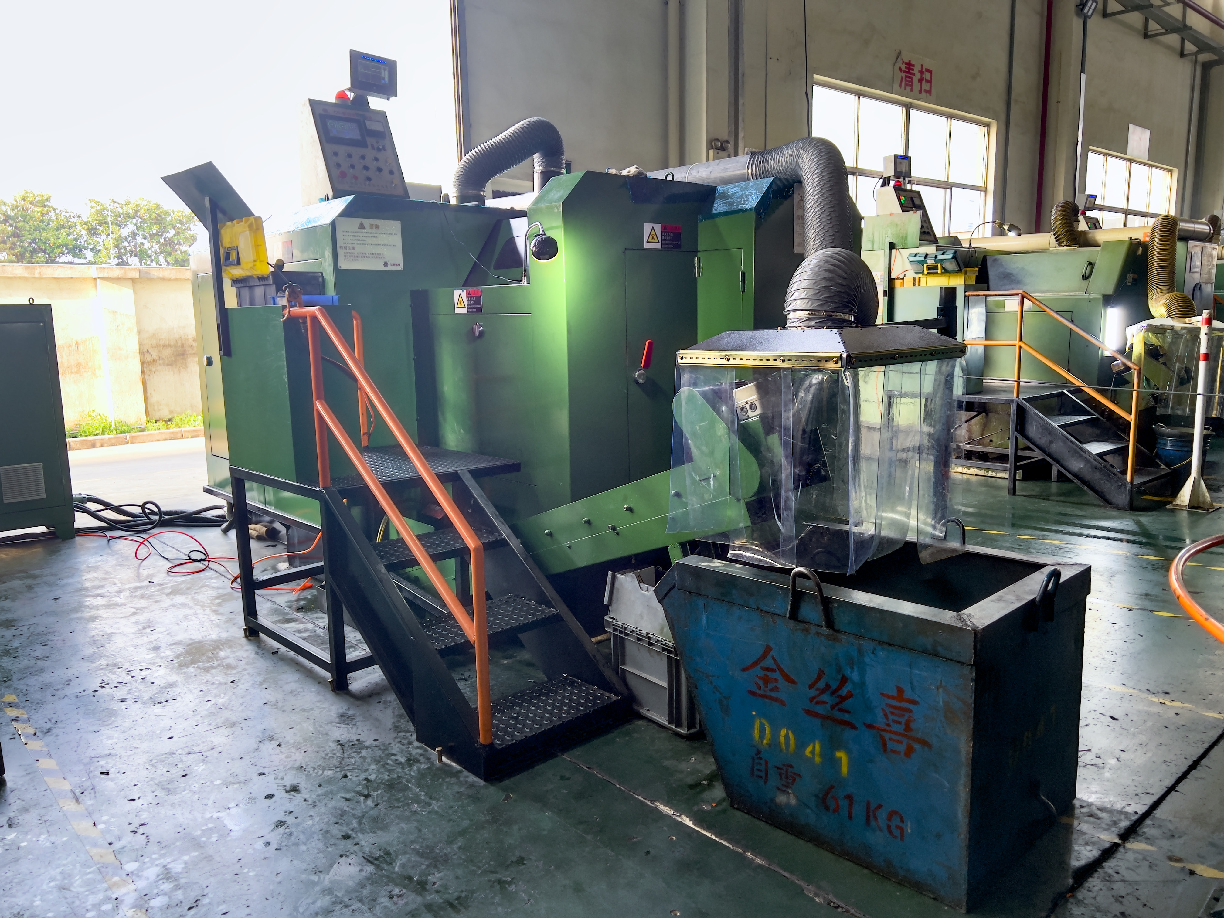 Jinsixi a acheté de nouvelles machines pour augmenter la capacité de production de vis