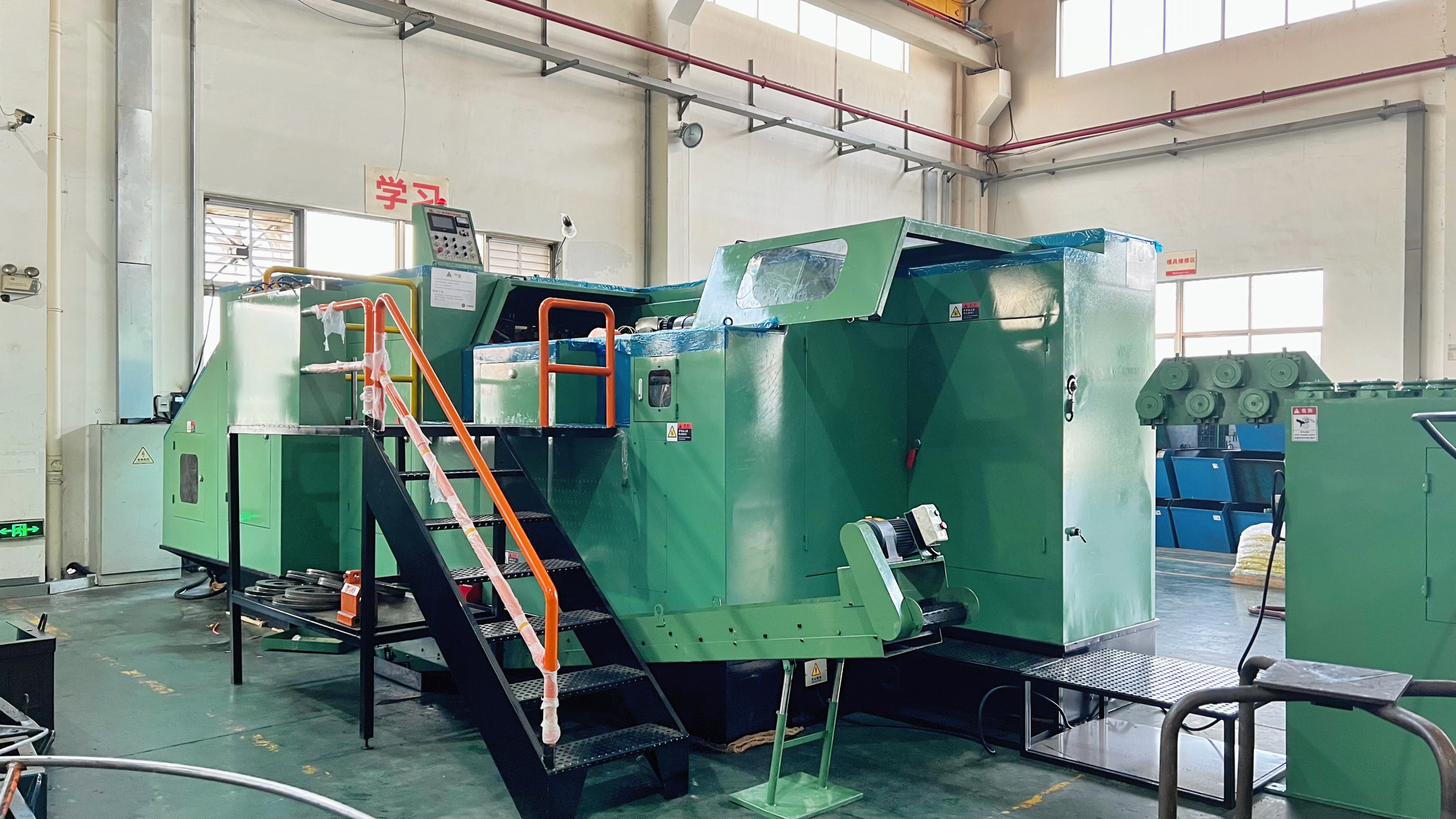 Améliorer nos outils et perfectionner notre savoir-faire : Jinsixi présente la machine de frappe à froid 24B pour produire des fixations de grande taille